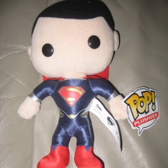 Funko POP SUPERMAN MAN OF STEEL 7" PLUSHIE PLUSH DOLL - Picture 2 of 4